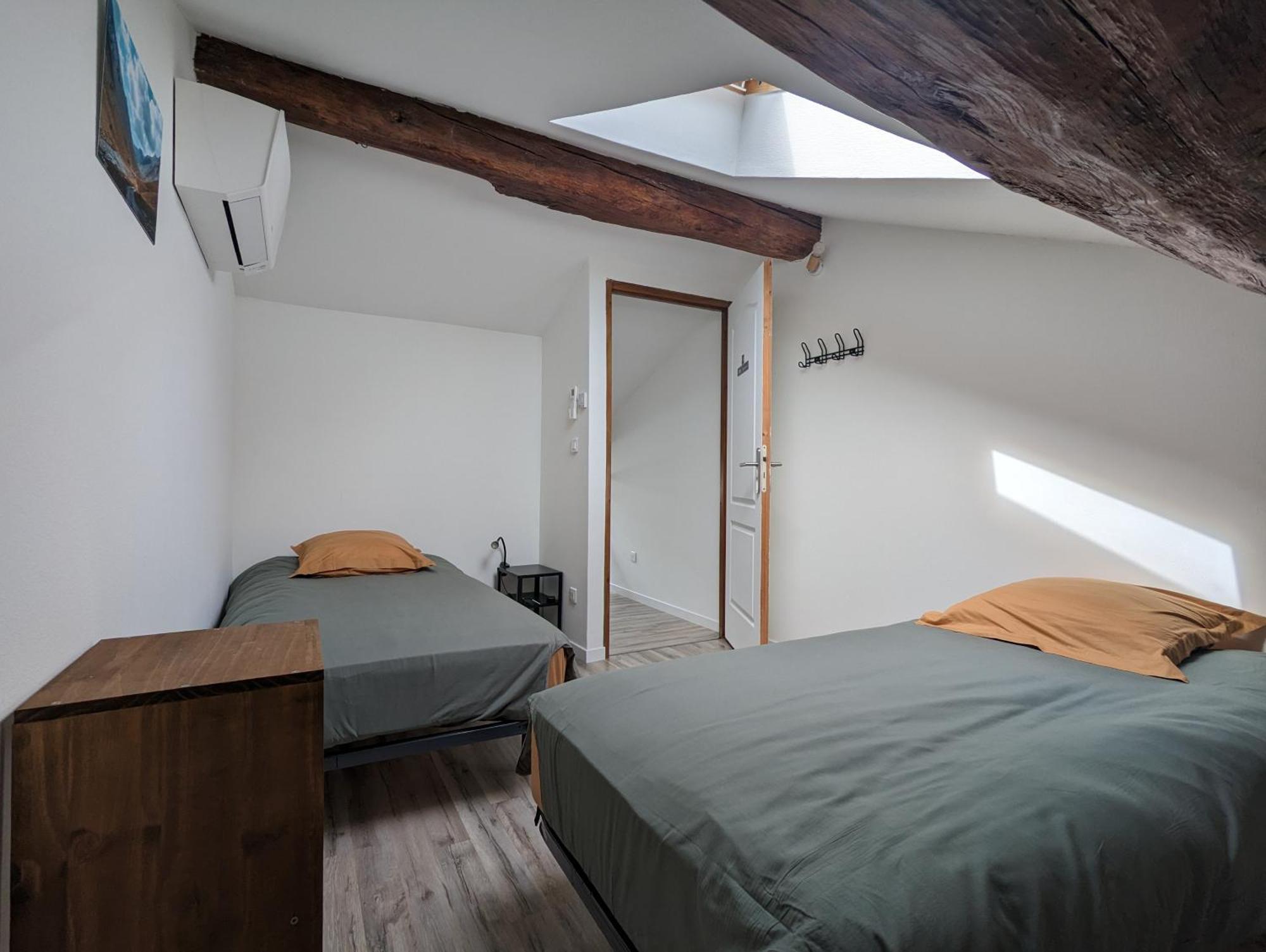 Le Cinoche, Cocon Sous Les Toits Apartment ปงต์-เดอ-โวซ์ ภายนอก รูปภาพ